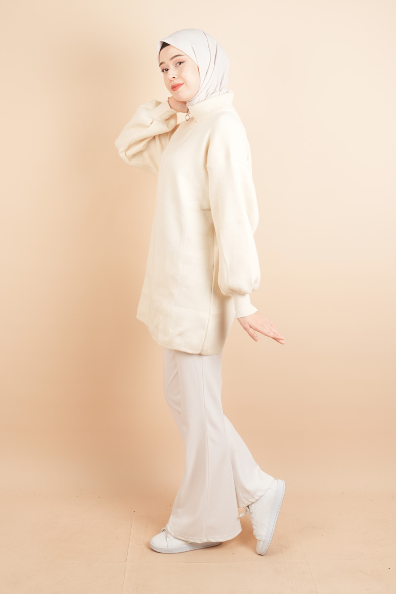 Balon Kol Düz Basic Hakim Yaka Fermuarlı Tunik Kazak Krem - 3