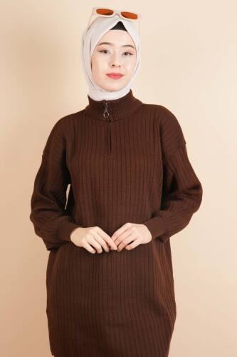 Fermuarlı Yarım Hakim Yaka Dik Fitilli Tunik Kazak Kahverengi - 4