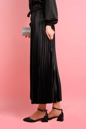 Kadın Deri Görünümlü Piliseli Etek Siyah - 03Kız Kulesi Teks (1)