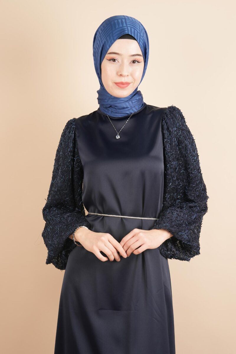Kolları Boncuk İşlemeli Kemerli Saten Abiye Elbise Lacivert - 4