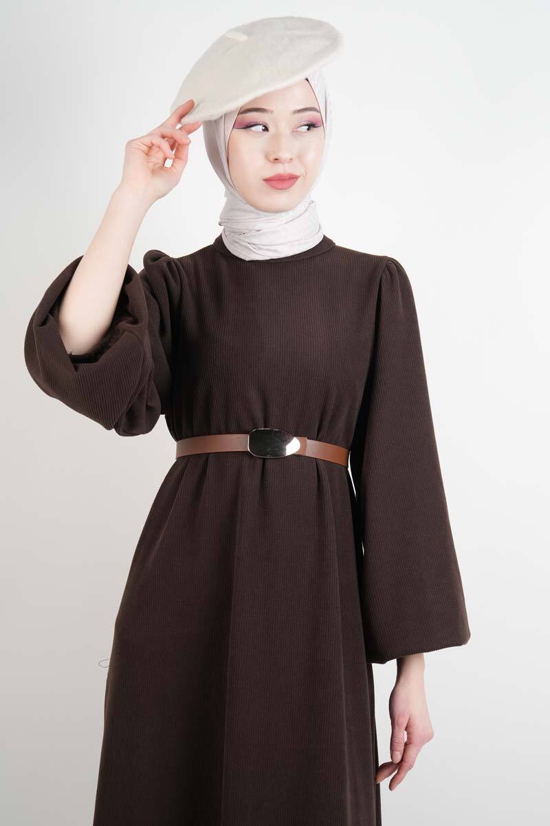 Tesettür Elbise Balon Kol Kemerli Selanik Elbise Kahverengi - 4