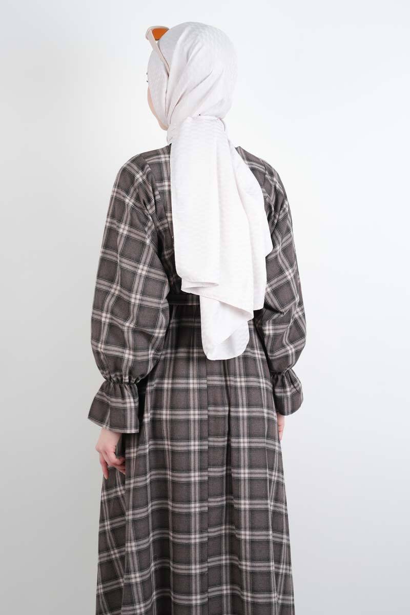 Tesettür Elbise Bel Lastikli Fırfır Kol Ekose Elbise Kahverengi - 3