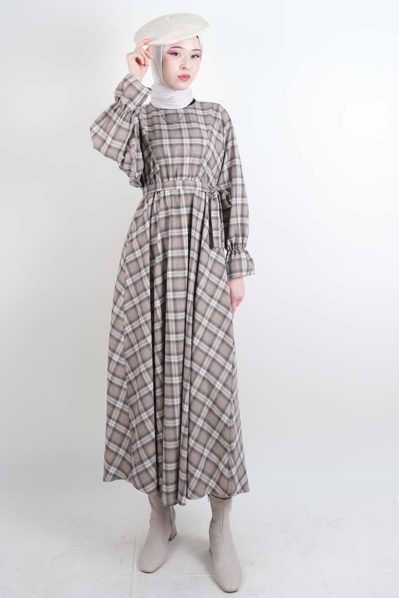 Tesettür Elbise Bel Lastikli Fırfır Kol Ekose Elbise Krem - 1