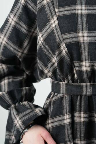 Tesettür Elbise Bel Lastikli Fırfır Kol Ekose Elbise Siyah - 5