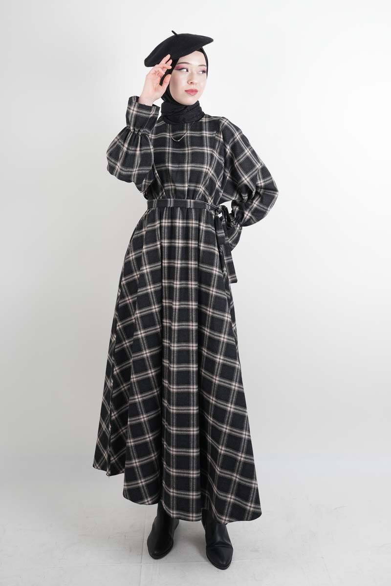 Tesettür Elbise Bel Lastikli Fırfır Kol Ekose Elbise Siyah - 1