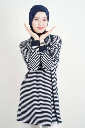 Tesettür Tunik İnce Çizgili Penye Tunik Lacivert 