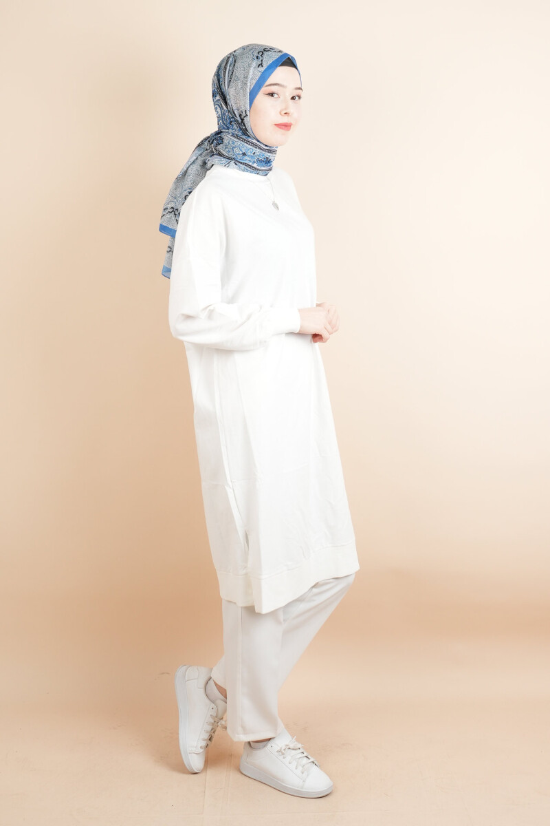 Tesettür Uzun Sweat Basic Soul Amblemli Sweat Beyaz - 3