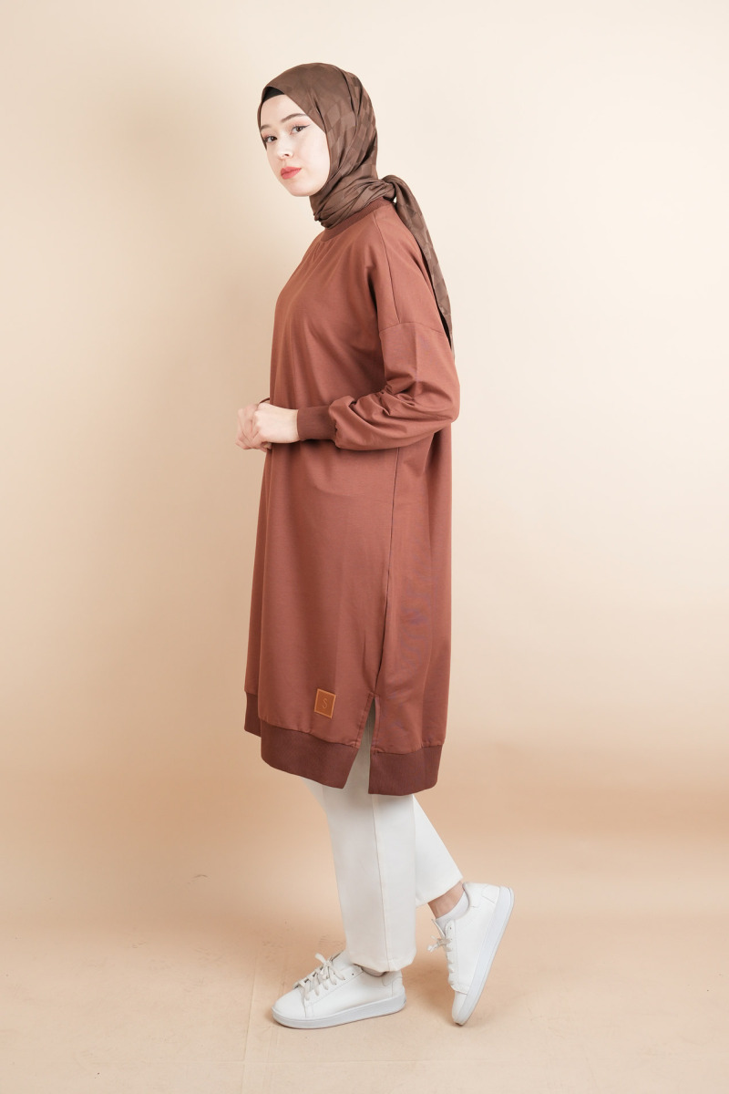 Tesettür Uzun Sweat Basic Soul Amblemli Sweat Kahverengi - 3