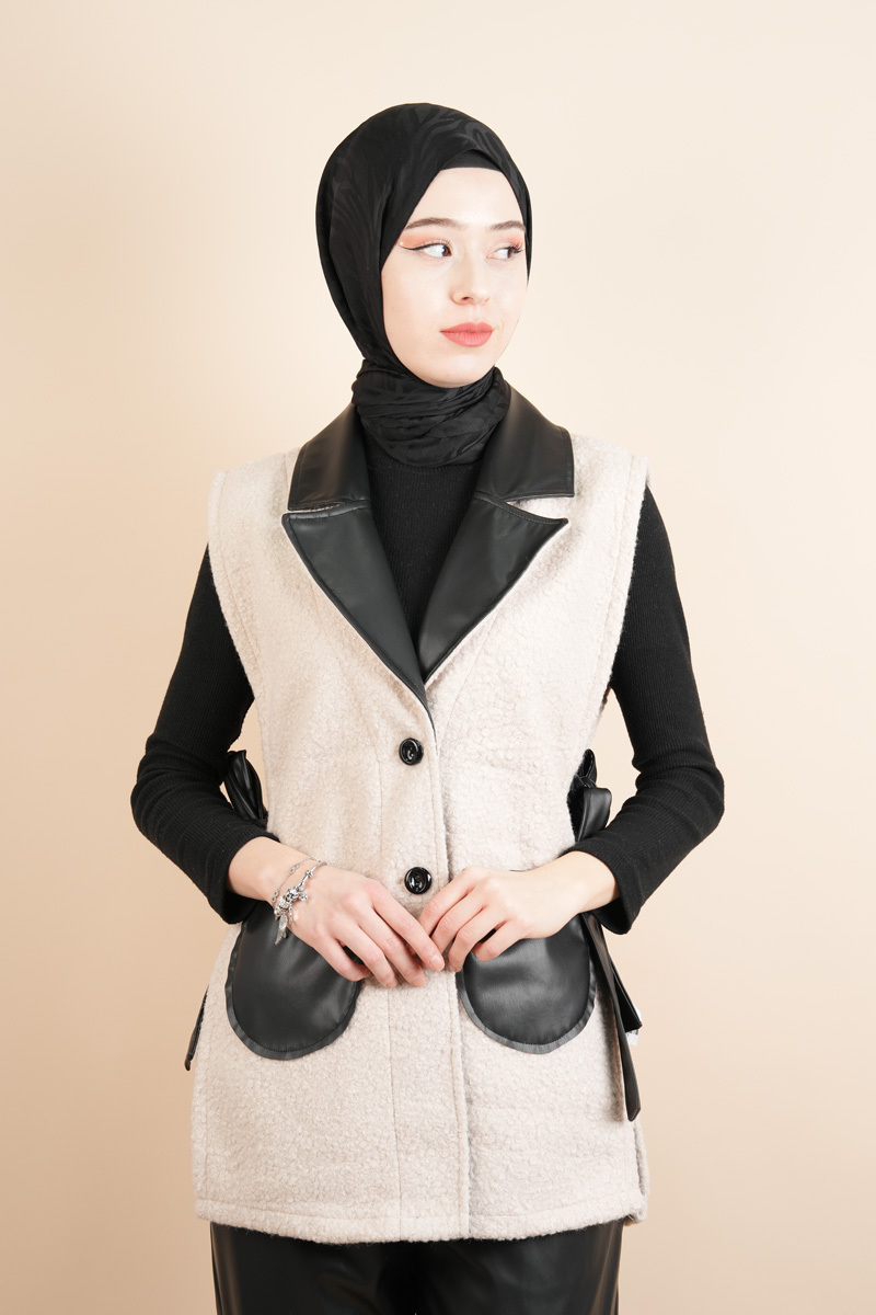 Tesettür Yelek Deri Detaylı Yandan Bağlamalı Teddy Yelek Krem - 1