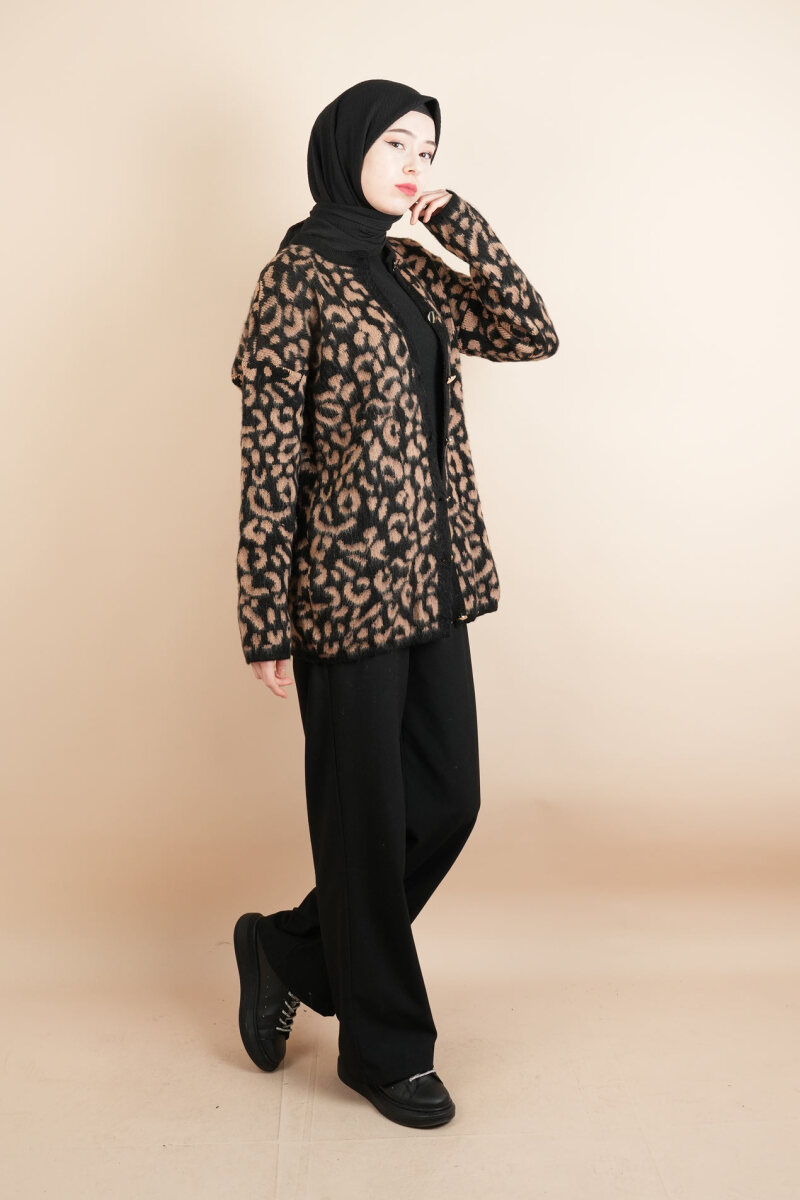 Tesettür Yumoş Hırka Leoparlı Düğmeli Uzun Yumoş Hırka siyah - 3