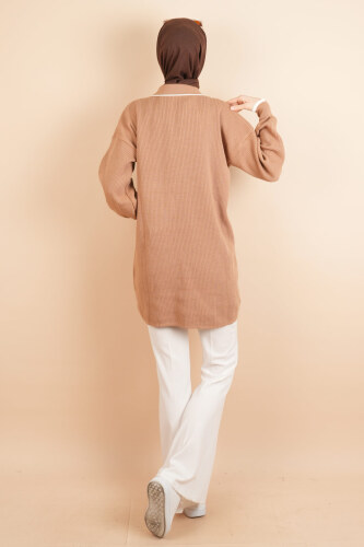 Yaka Ve Düğme Detaylı Tesettür Tunik Kazak Bej - 4