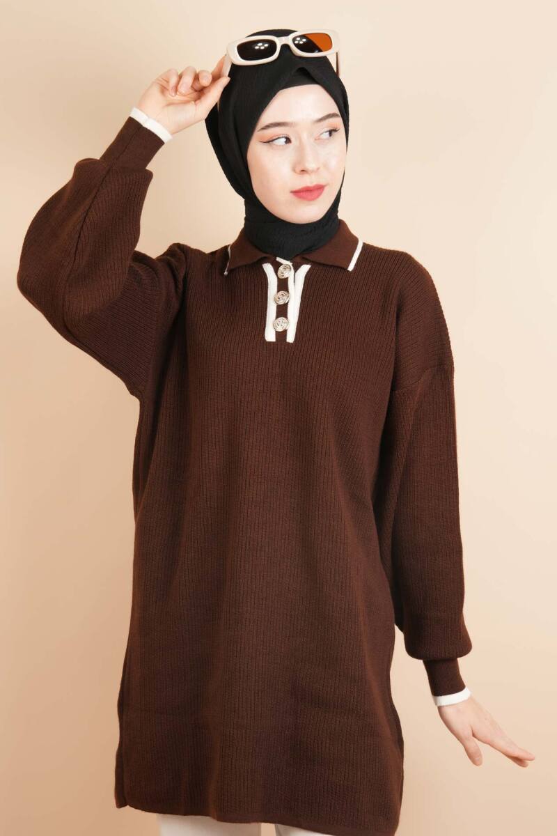 Yaka Ve Düğme Detaylı Tesettür Tunik Kazak Kahverengi - 1