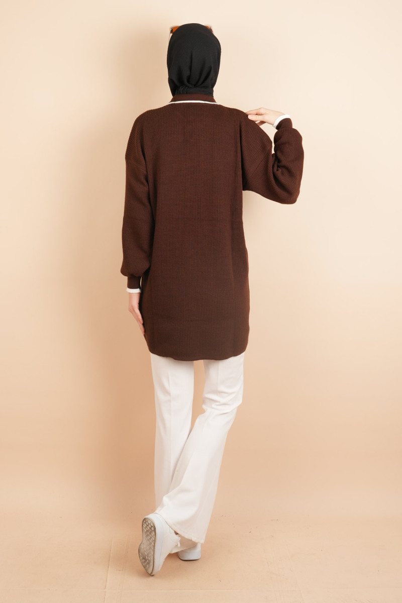 Yaka Ve Düğme Detaylı Tesettür Tunik Kazak Kahverengi - 3