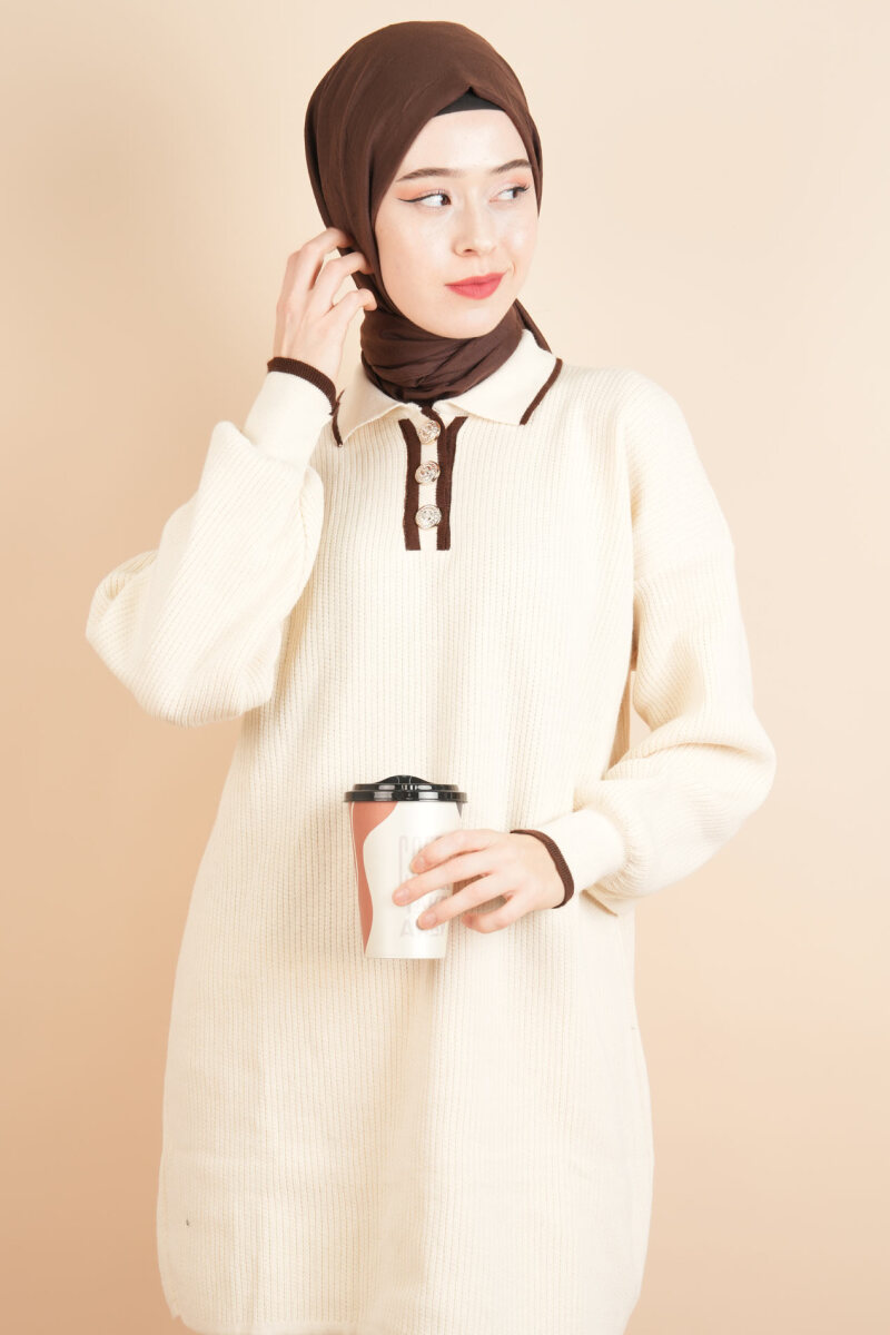 Yaka Ve Düğme Detaylı Tesettür Tunik Kazak Krem - 1