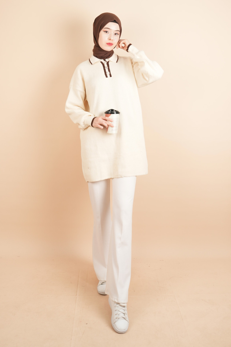 Yaka Ve Düğme Detaylı Tesettür Tunik Kazak Krem - 2