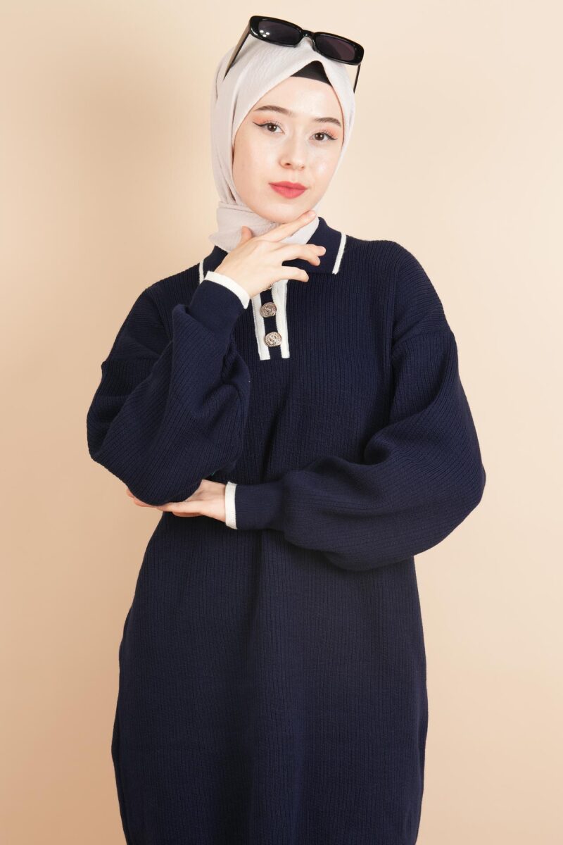 Yaka Ve Düğme Detaylı Tesettür Tunik Kazak Lacivert - 1